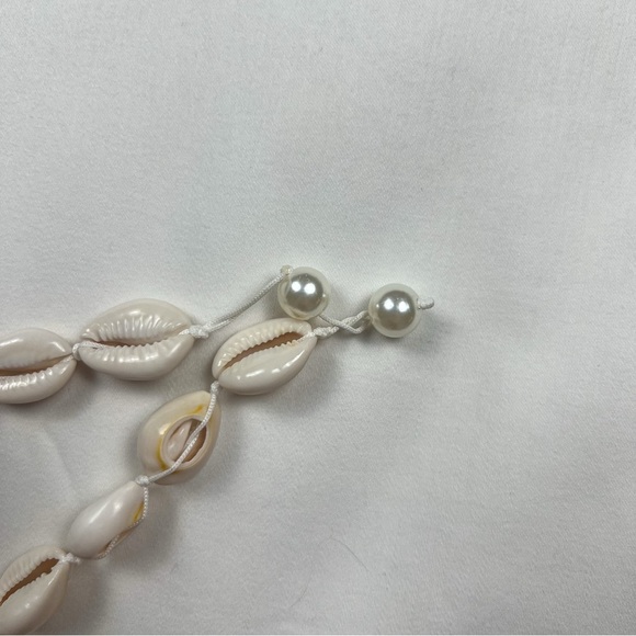 Y2K Cowrie Shell Choker Necklace - Picture 5 of 6